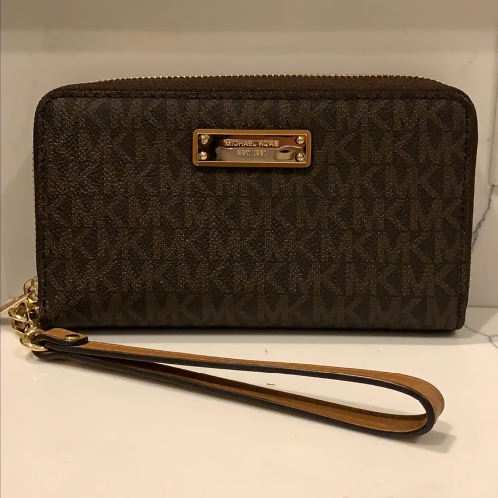 NWOT MICHAEL KORS WRISTLET